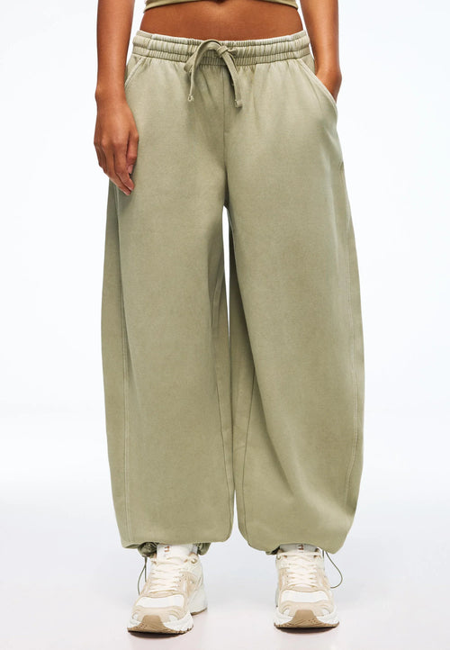 #khaki