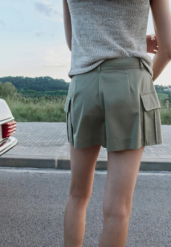 #khaki