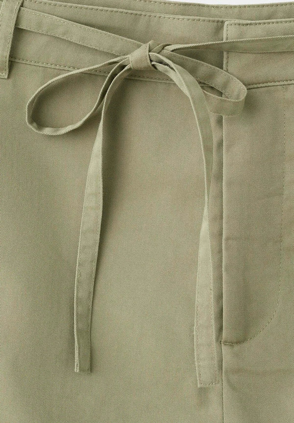 #khaki
