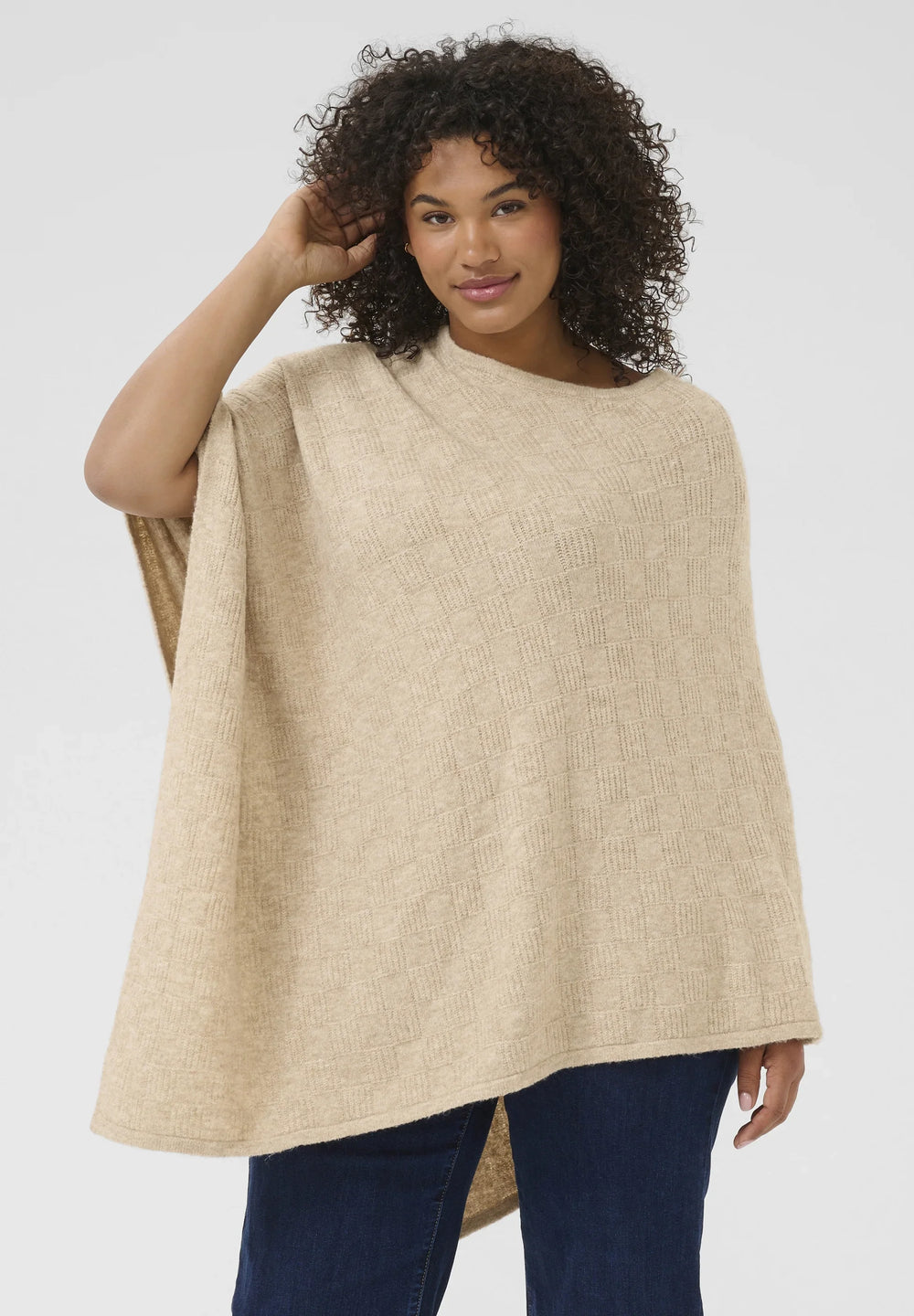 #curvecapefeathergray
