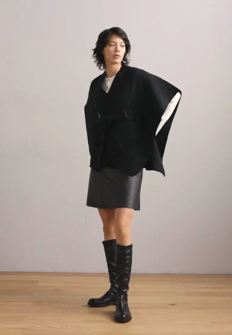 #annafieldcapeblack